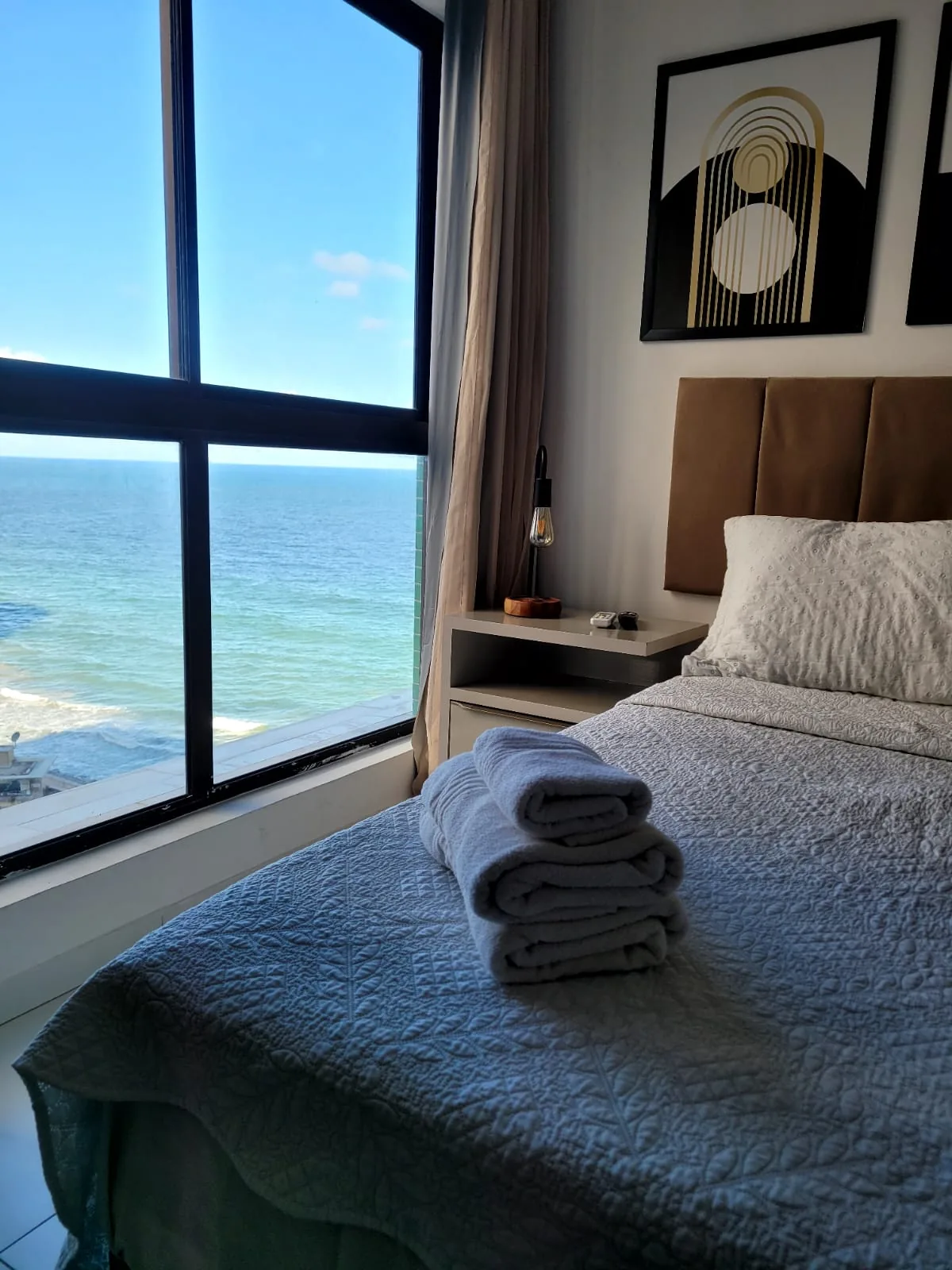 Cama de frente para o mar