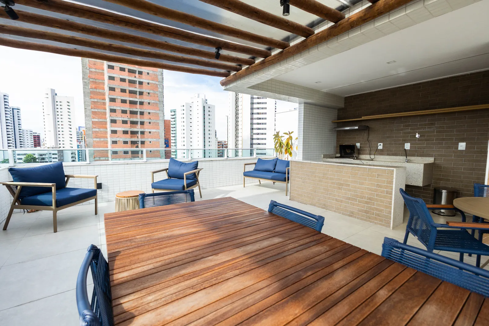 Terraço gourmet com churrasqueira